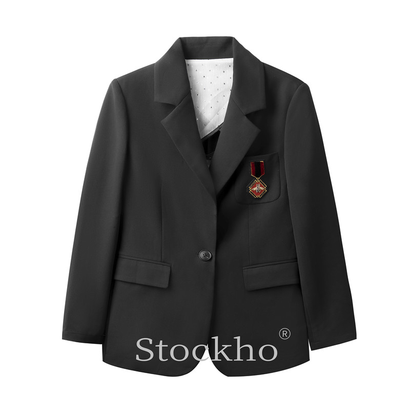 Un costume pour femme1