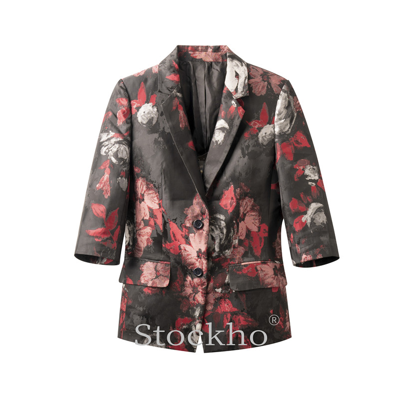 El nuevo traje de primavera y otoño.